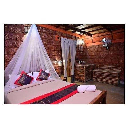 Hotel The Horse & Chariot Madikeri Exterior foto